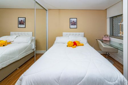 Apartamento à venda com 325m², 3 quartos e 4 vagas Apartamento à venda com 325m², 3 quartos e 4 vagasSuíte 2