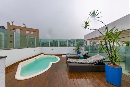 Apartamento à venda com 325m², 3 quartos e 4 vagas Apartamento à venda com 325m², 3 quartos e 4 vagasPiscina