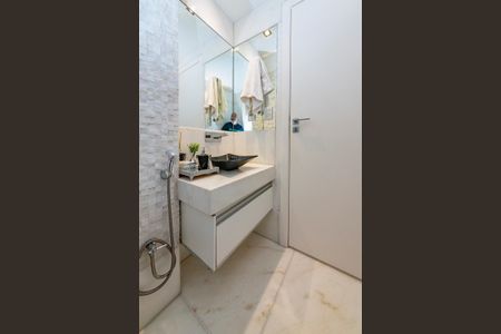 Apartamento à venda com 325m², 3 quartos e 4 vagas Apartamento à venda com 325m², 3 quartos e 4 vagasLavabo