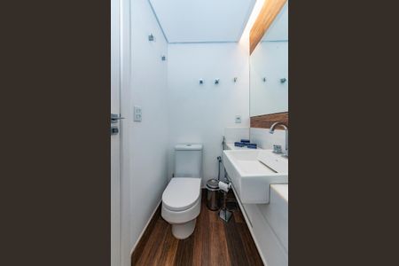 Apartamento à venda com 325m², 3 quartos e 4 vagas Apartamento à venda com 325m², 3 quartos e 4 vagasBanheiro Social