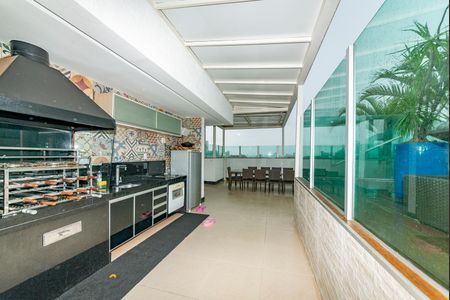 Apartamento à venda com 325m², 3 quartos e 4 vagas Apartamento à venda com 325m², 3 quartos e 4 vagasVaranda gourmet
