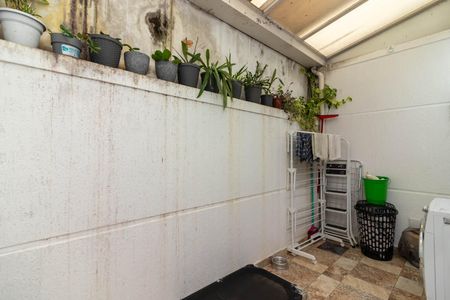 Casa de condomínio à venda com 100m², 2 quartos e 2 vagasÁrea de Serviço