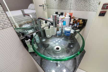 Casa de condomínio à venda com 100m², 2 quartos e 2 vagasBanheiro da Suíte 1