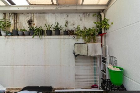 Casa de condomínio à venda com 100m², 2 quartos e 2 vagasCozinha - Vista