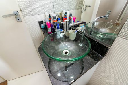 Casa de condomínio à venda com 100m², 2 quartos e 2 vagasBanheiro da Suíte 2