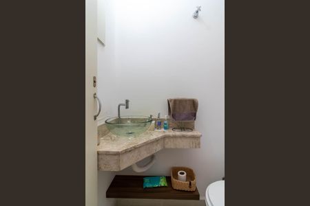 Casa de condomínio à venda com 100m², 2 quartos e 2 vagasLavabo