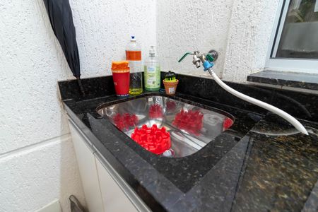 Casa de condomínio à venda com 100m², 2 quartos e 2 vagasÁrea de Serviço