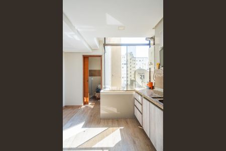 Apartamento para alugar com 107m², 3 quartos e sem vagaCozinha e Área de Serviço