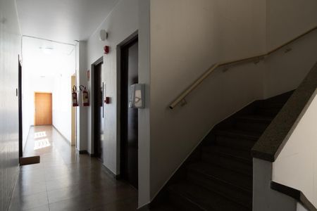 Apartamento para alugar com 107m², 3 quartos e sem vagaEscadas