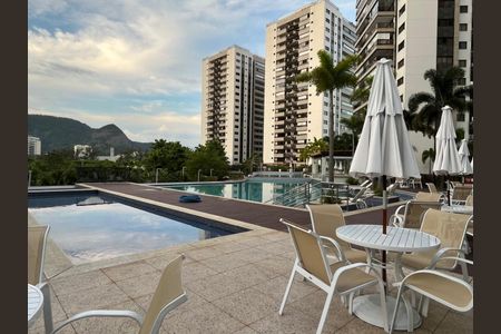 Apartamento para alugar com 130m², 3 quartos e 2 vagasPiscina