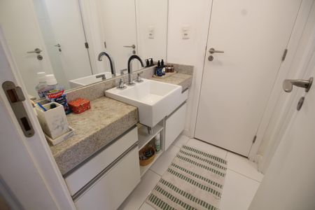 Apartamento para alugar com 130m², 3 quartos e 2 vagasSuítes Canadenses 1 e 2 - Banheiro