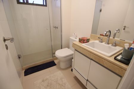 Apartamento para alugar com 130m², 3 quartos e 2 vagasSuíte 3 - Banheiro