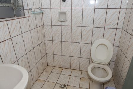 Casa à venda com 280m², 6 quartos e 4 vagasCasa 2 - Banheiro