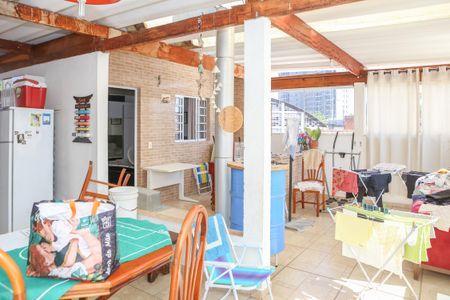 Casa à venda com 280m², 6 quartos e 4 vagasCasa 3 - Salão