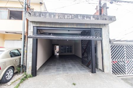 Casa para alugar com 180m², 3 quartos e 3 vagas Casa para alugar com 180m², 3 quartos e 3 vagasVista da Rua