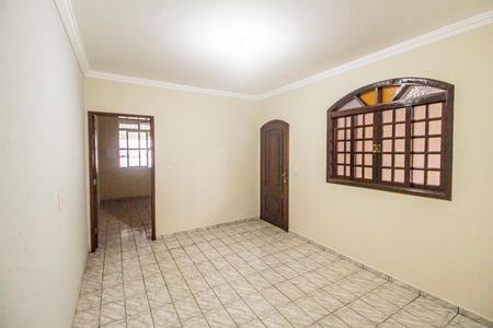 Casa para alugar com 180m², 3 quartos e 3 vagas Casa para alugar com 180m², 3 quartos e 3 vagasSala