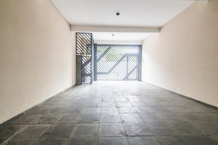 Casa para alugar com 180m², 3 quartos e 3 vagas Casa para alugar com 180m², 3 quartos e 3 vagasVista do Quarto 1