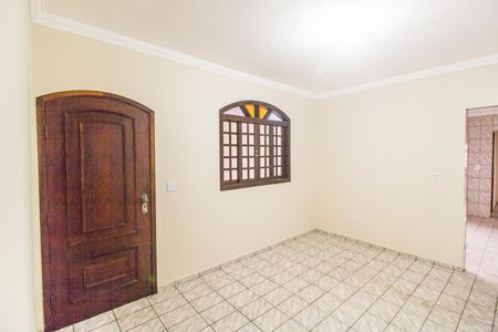 Casa para alugar com 180m², 3 quartos e 3 vagas Casa para alugar com 180m², 3 quartos e 3 vagasSala