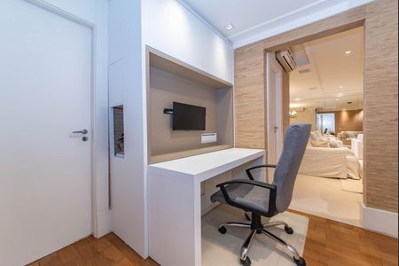 Apartamento à venda com 97m², 3 quartos e 2 vagasEscritório
