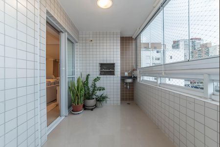 Apartamento à venda com 97m², 3 quartos e 2 vagasVaranda