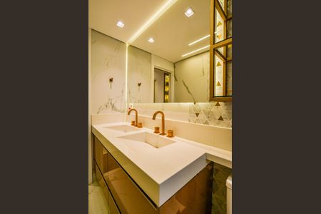 Apartamento à venda com 114m², 2 quartos e 2 vagasBanheiro da Suíte 2