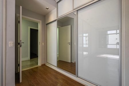 Apartamento para alugar com 239m², 3 quartos e 1 vagaSuíte