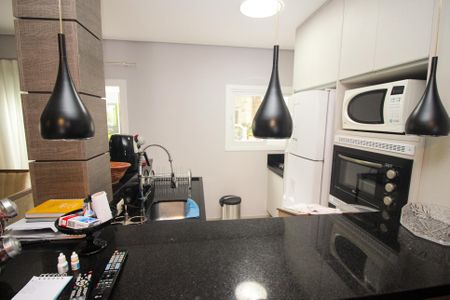 Casa à venda com 180m², 3 quartos e 2 vagas Casa à venda com 180m², 3 quartos e 2 vagasCozinha