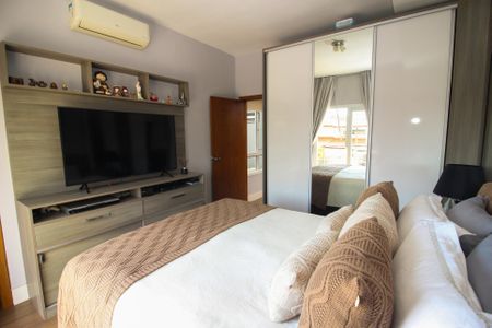 Casa à venda com 180m², 3 quartos e 2 vagas Casa à venda com 180m², 3 quartos e 2 vagasQuarto Suíte