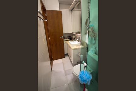 Casa à venda com 180m², 3 quartos e 2 vagas Casa à venda com 180m², 3 quartos e 2 vagasBanheiro da Suíte