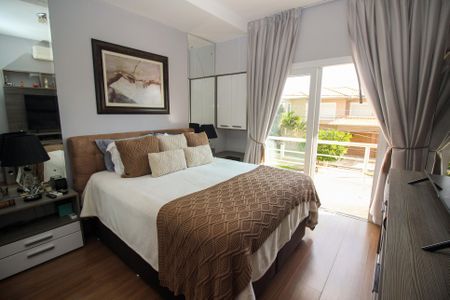 Casa à venda com 180m², 3 quartos e 2 vagas Casa à venda com 180m², 3 quartos e 2 vagasQuarto Suíte