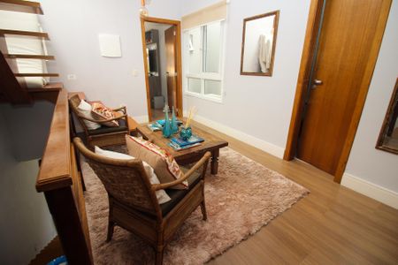 Casa à venda com 180m², 3 quartos e 2 vagas Casa à venda com 180m², 3 quartos e 2 vagasHall