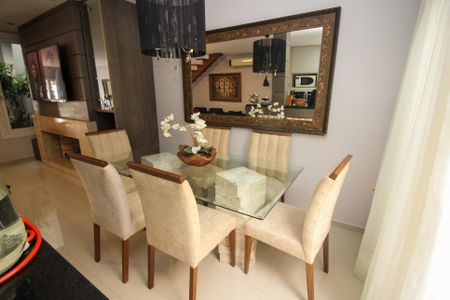 Casa à venda com 180m², 3 quartos e 2 vagas Casa à venda com 180m², 3 quartos e 2 vagasSala de Jantar