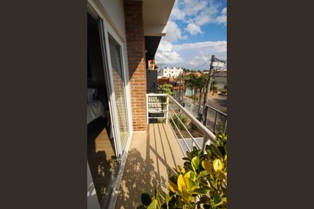 Casa à venda com 180m², 3 quartos e 2 vagas Casa à venda com 180m², 3 quartos e 2 vagasSacada do Quarto Suíte