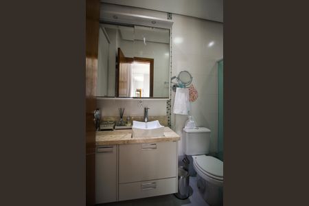 Casa à venda com 180m², 3 quartos e 2 vagas Casa à venda com 180m², 3 quartos e 2 vagasBanheiro da Suíte