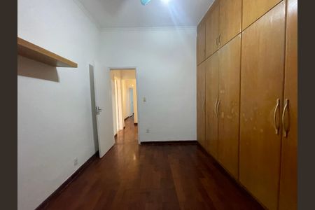 Casa à venda com 213m², 5 quartos e 2 vagasQuarto 2