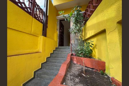 Casa à venda com 213m², 5 quartos e 2 vagasEntrada