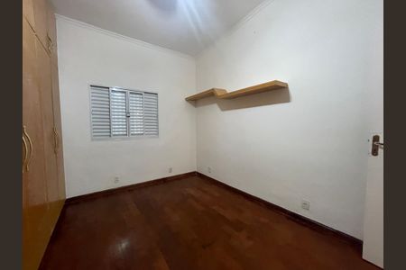 Casa à venda com 213m², 5 quartos e 2 vagasQuarto 2