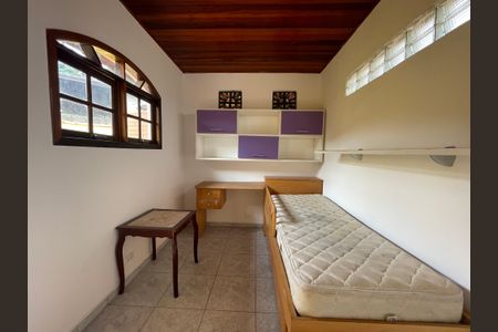 Casa à venda com 213m², 5 quartos e 2 vagasQuarto 3