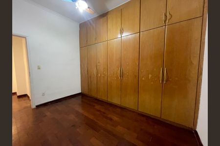 Casa à venda com 213m², 5 quartos e 2 vagasQuarto 2