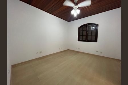 Casa à venda com 213m², 5 quartos e 2 vagasSuíte 2