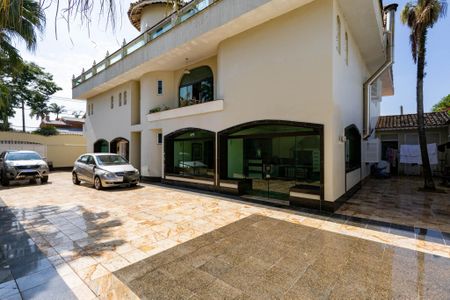 Casa para alugar com 720m², 6 quartos e 8 vagasQuintal