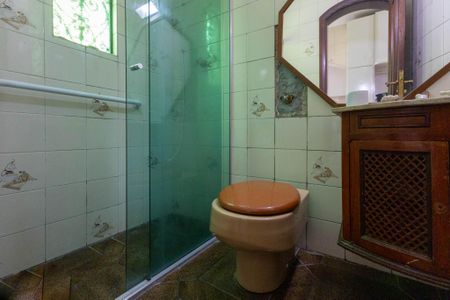 Casa para alugar com 720m², 6 quartos e 8 vagasBanheiro de Serviço