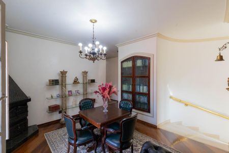 Casa para alugar com 720m², 6 quartos e 8 vagasSala da lareira