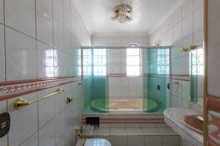 Casa para alugar com 720m², 6 quartos e 8 vagasBanheiro da Suíte 4