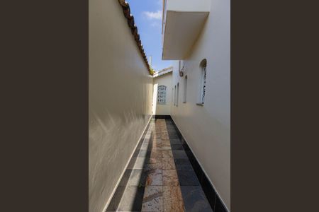 Casa para alugar com 720m², 6 quartos e 8 vagasCorredor