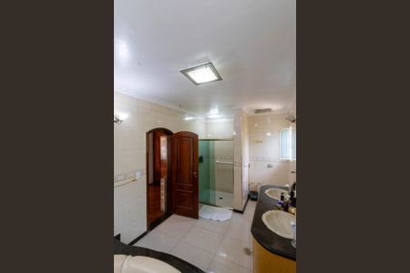 Casa para alugar com 720m², 6 quartos e 8 vagasBanheiro da Suíte 1