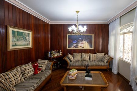 Casa para alugar com 720m², 6 quartos e 8 vagasSala de descanso