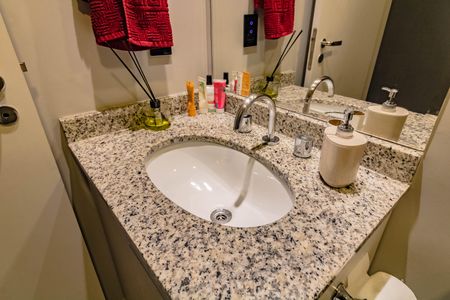 Apartamento à venda com 71m², 2 quartos e 1 vagaBanheiro Social