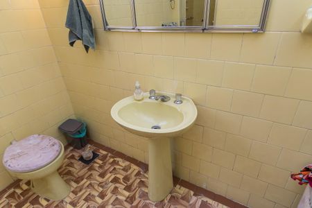 Casa à venda com 296m², 4 quartos e 2 vagasBanheiro Social 2