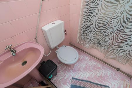 Casa à venda com 296m², 4 quartos e 2 vagasBanheiro de Serviço